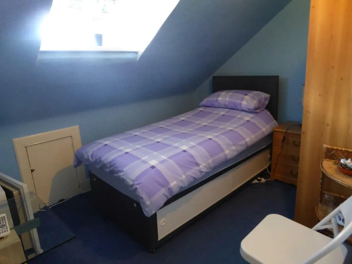 Seashells Guest House Αμπερντήν 3*,